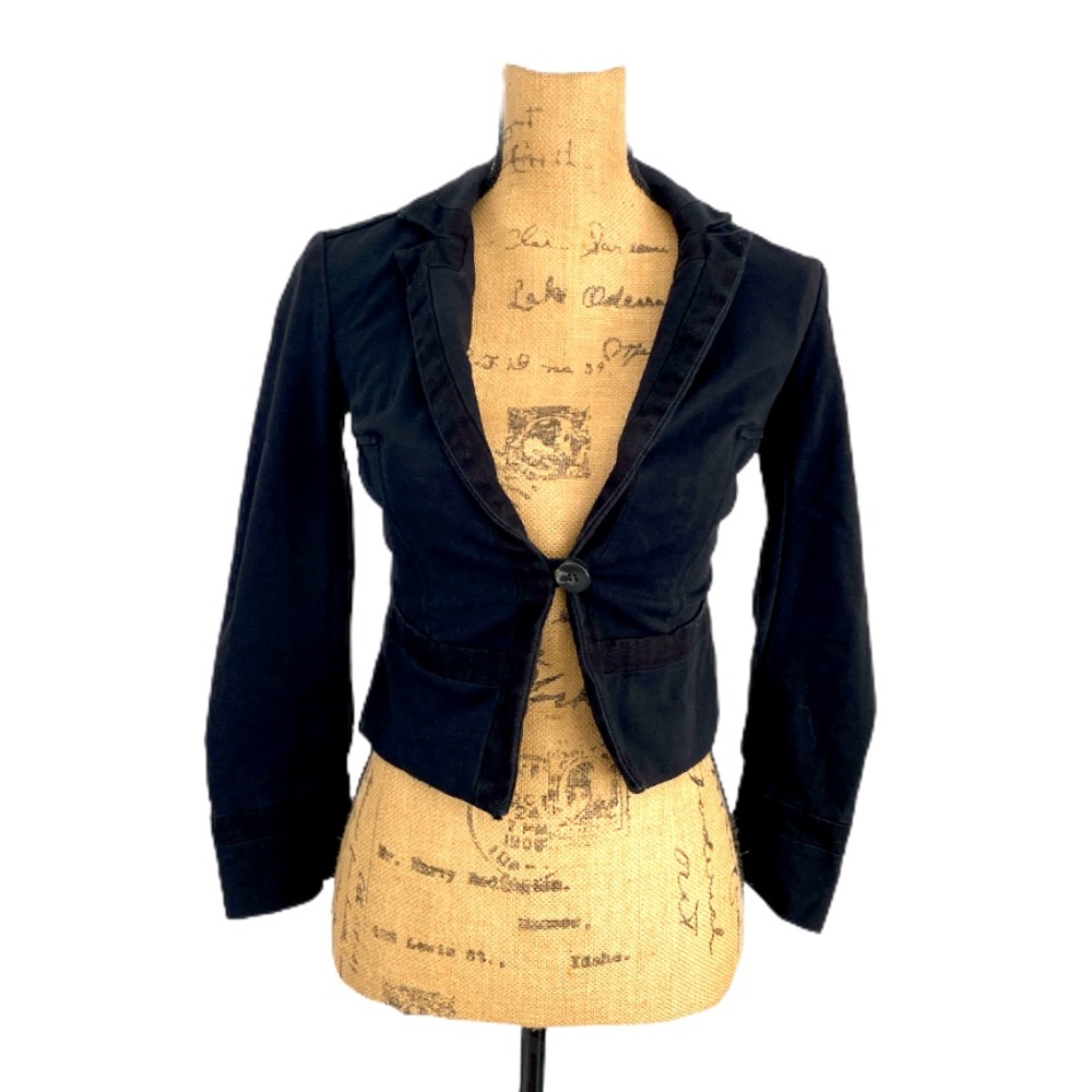 Diane von Furstenberg black cropped jacket size 0